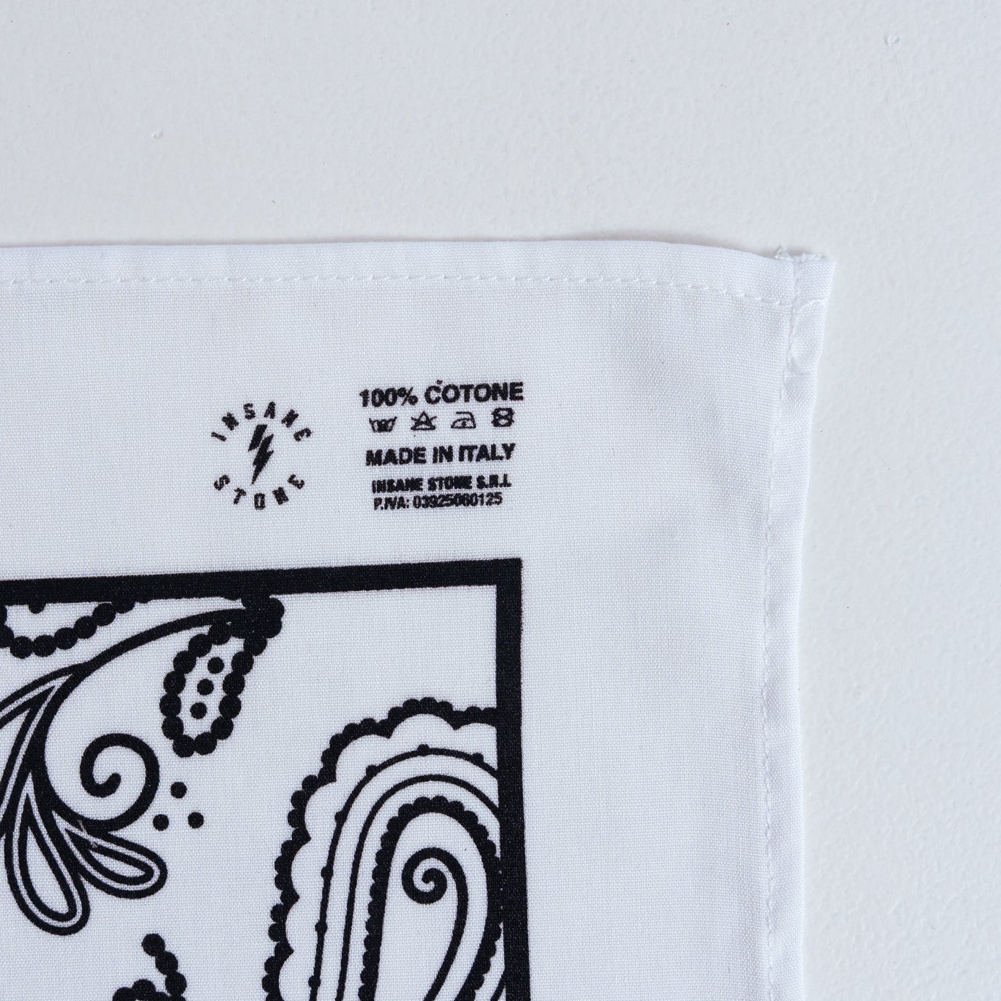 Bandanda Heritage - White & Black