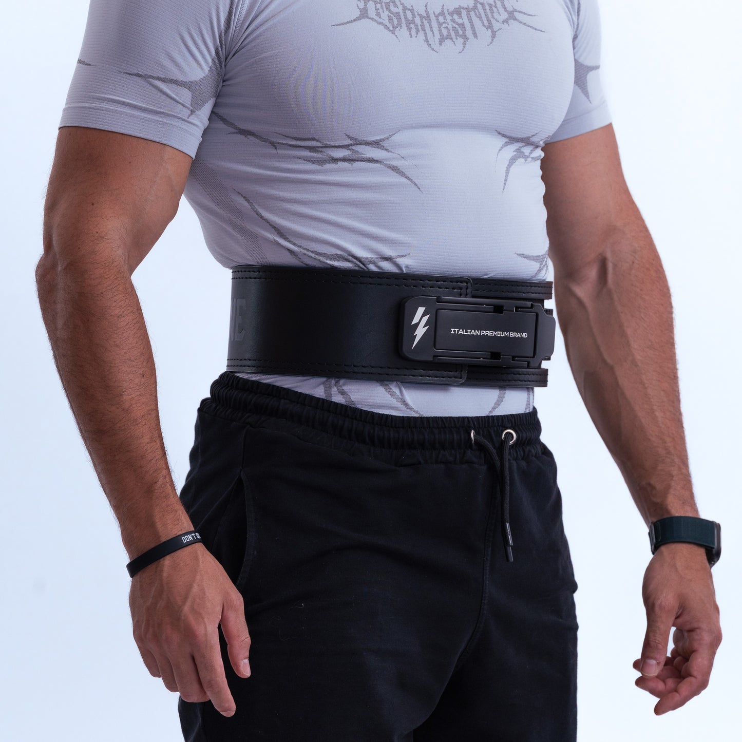 REVOLVER Lever Belt
