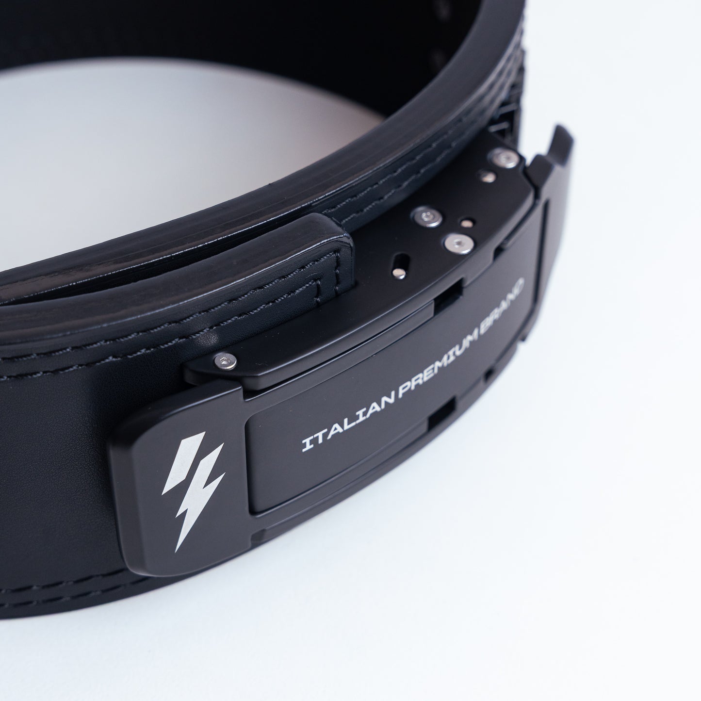 REVOLVER Lever Belt