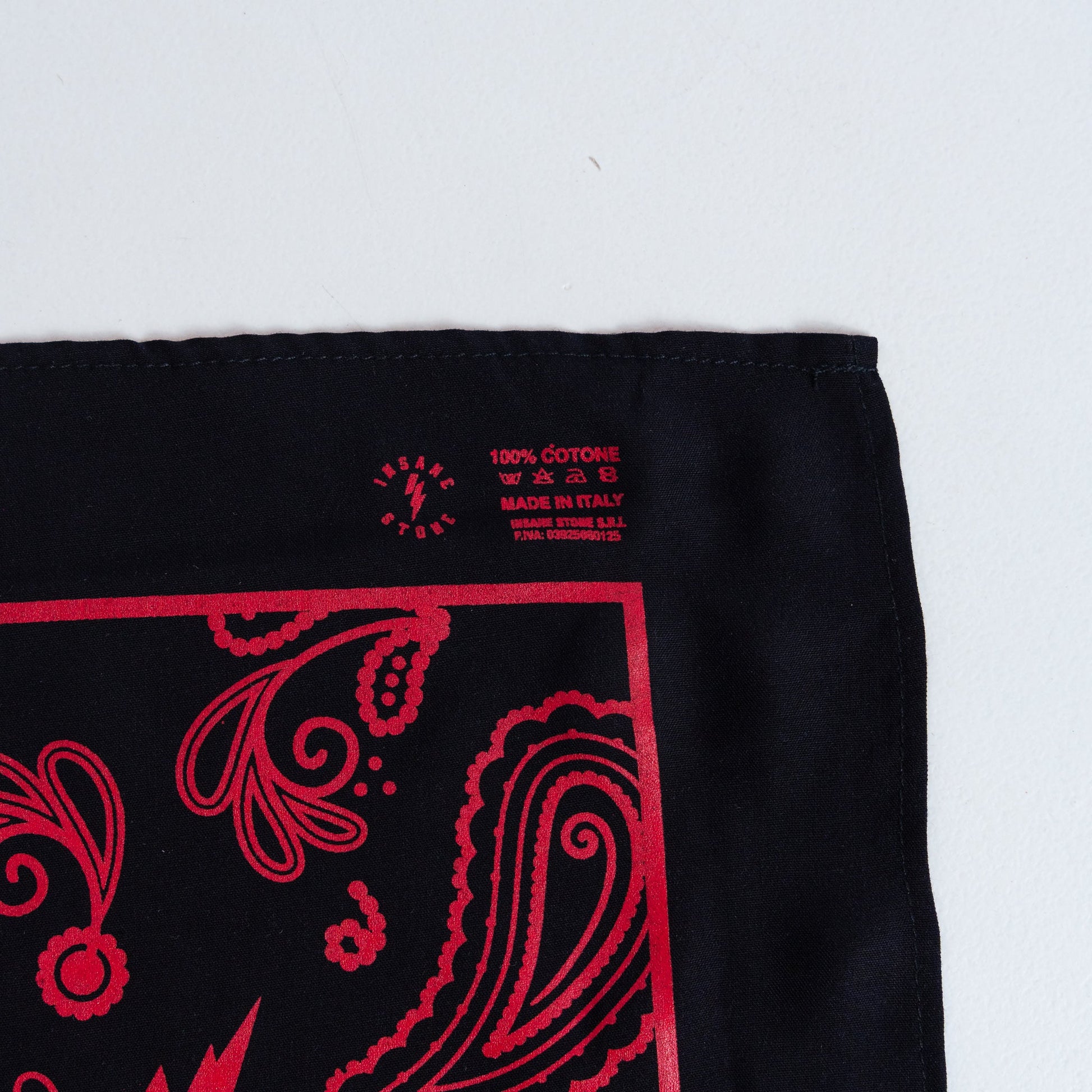 Bandanda Heritage - Black & Red - Insane Stone ®